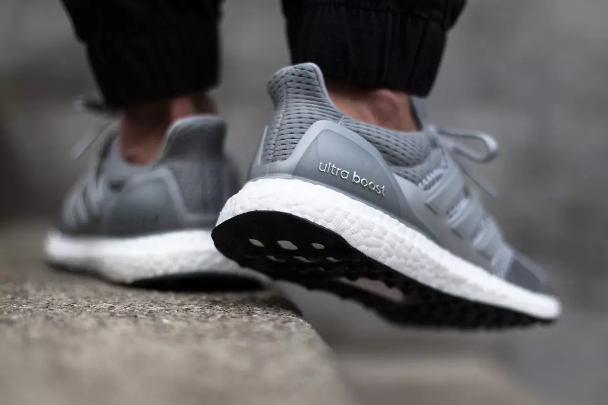 adidas Ultra Boost Silber