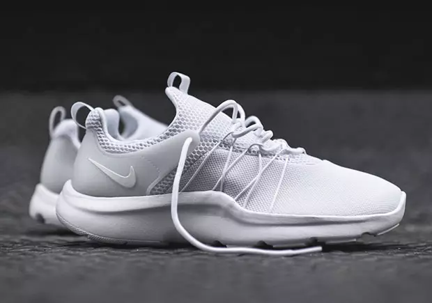 Nike Darwin đen trắng