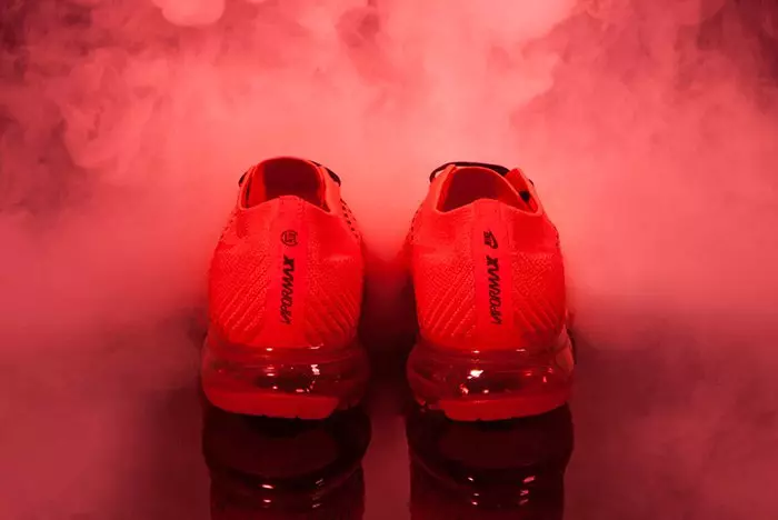 QUẦN ÁO Nike Air VaporMax AA2241-006