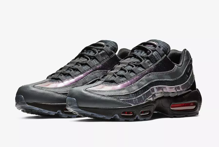 Nike додава блескави панели на Air Max 95