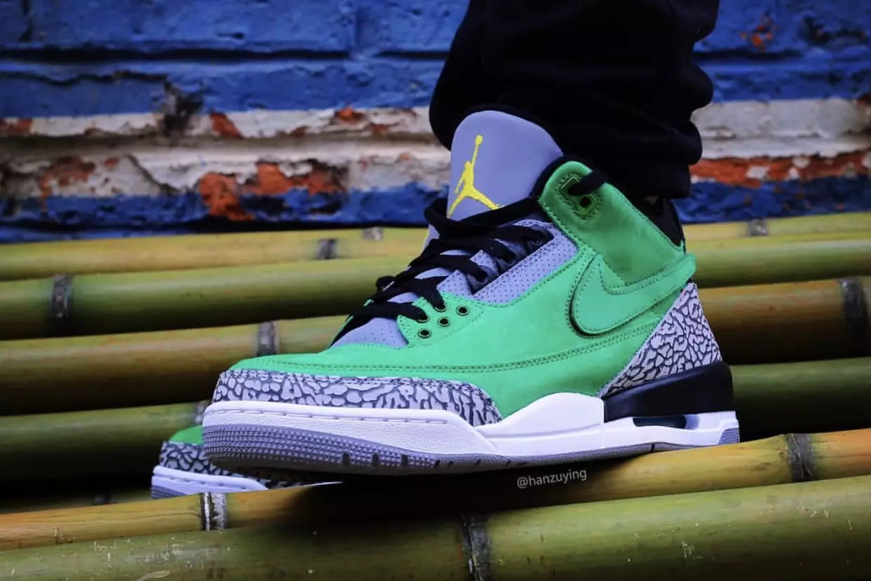 Air Jordan 3 Tinker Oregon Bebek Di Kaki