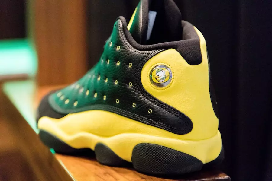 Беговые кроссовки Oregon Ducks Air Jordan 13 PE