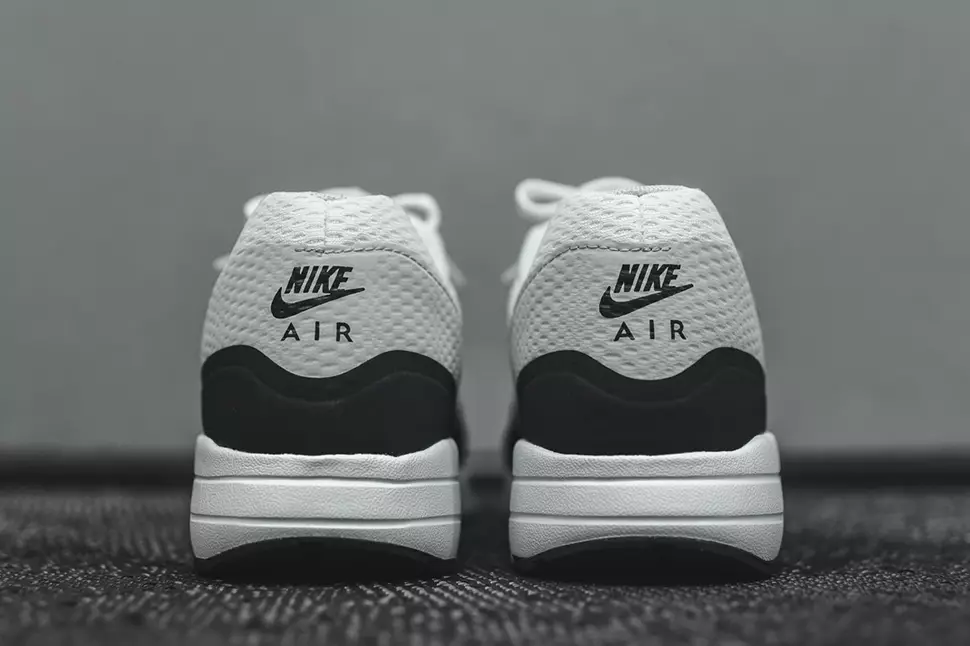 Nike Air Max 1 Ultra Essential לבן אנתרציט