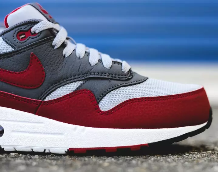 Nike Air Max 1 Essential Wolf Grey Gym Vermelho