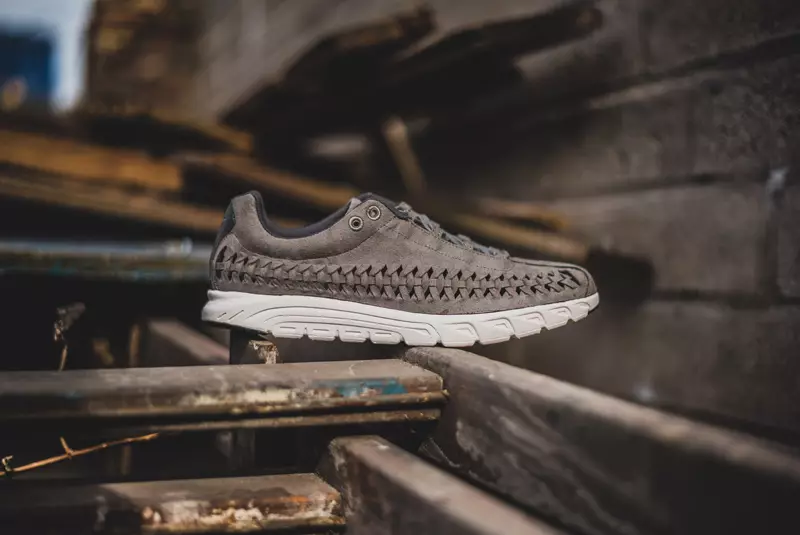 Nike Mayfly Woven