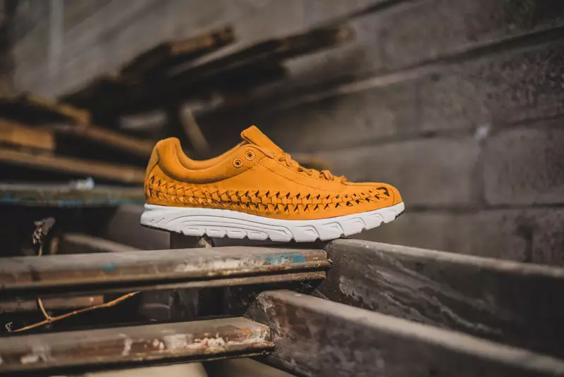 Nike Mayfly Woven