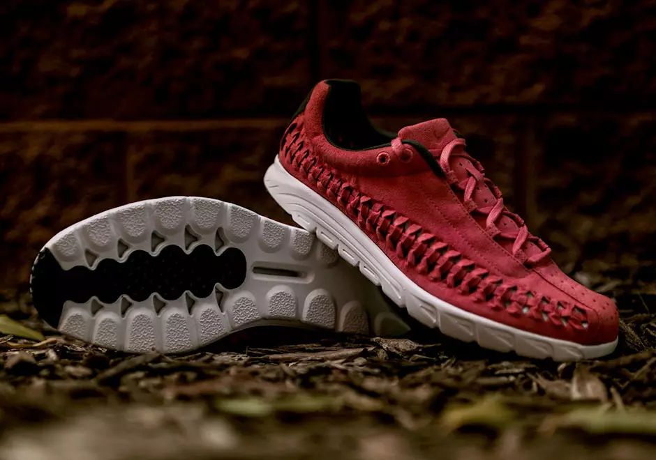 Nike Mayfly Tenunan Terra Merah