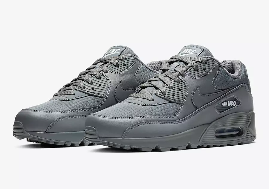 Nike Air Max 90 Essential dostupné vo farbe „Triple Grey“