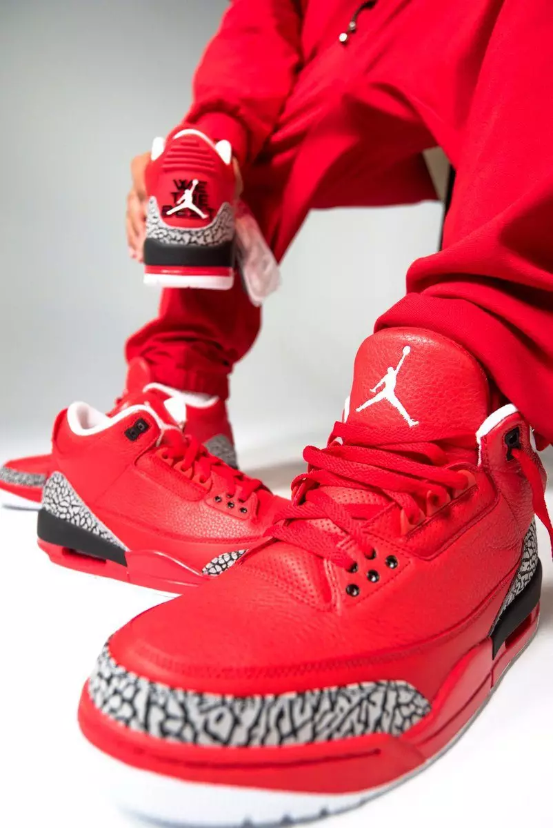 DJ Khaled Air Jordan 3 алғыс сыйлығы