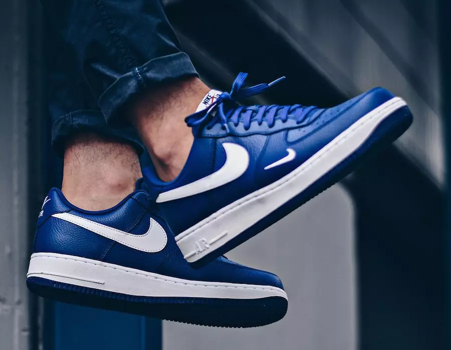 Nike Air Force 1 Düşük Mini Swoosh Çıktıları