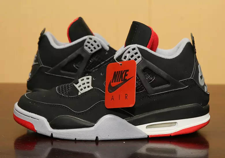 Air Jordan 4 Bred