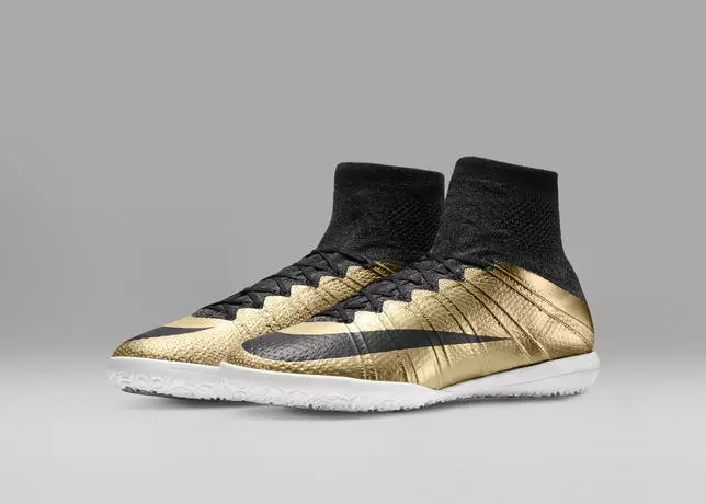 NikeFootballX サッカー 秋の配色