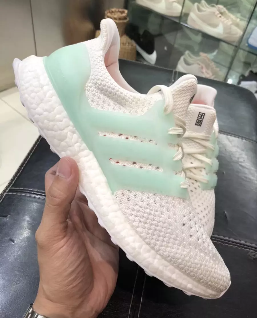 Adidas Ultra Boost Glow White Mint näidis