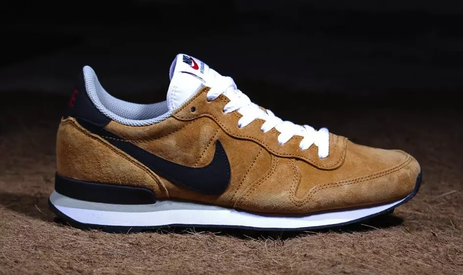 Nike Internationalist Leather “Bronze”