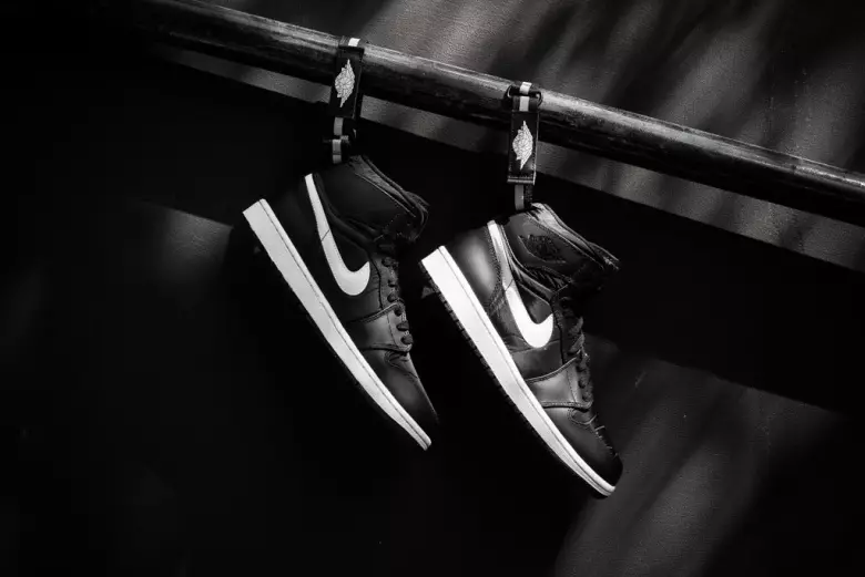 Air Jordan 1 High Strap Black White