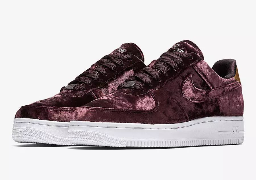 Nike Air Force 1 Low Velvet pakk