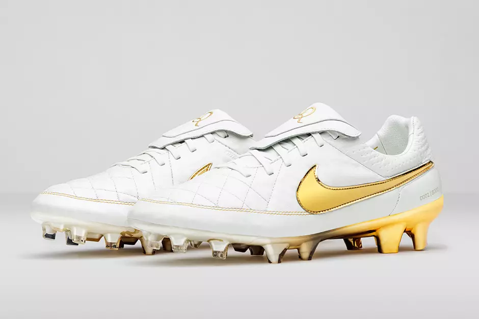 Finscéal Nike Tiempo dteagmháil leis an Óir