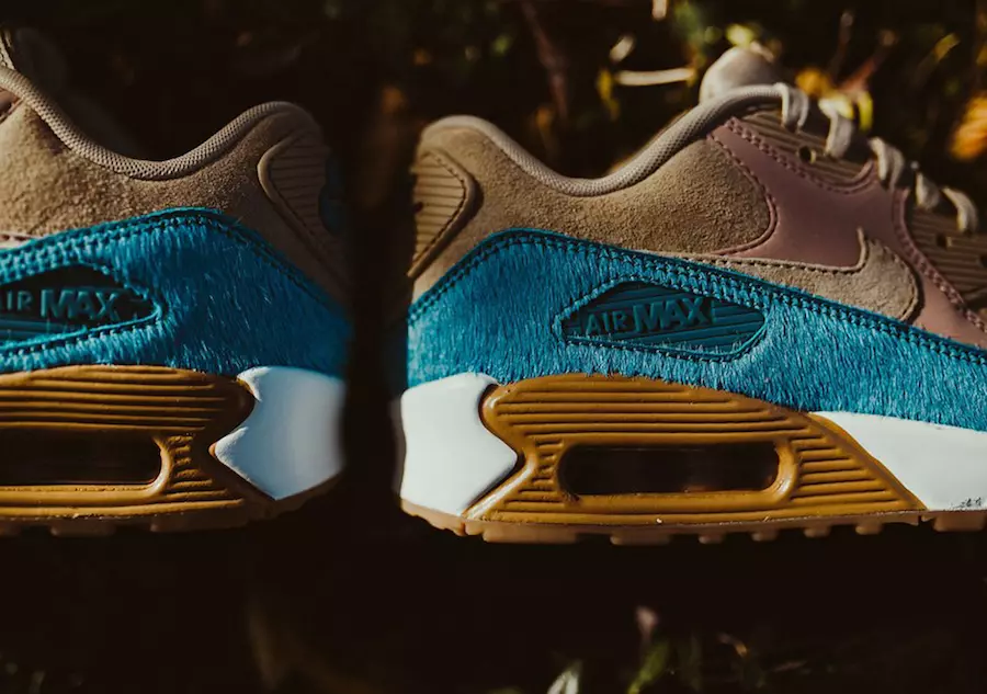 Nike Air Max 90 Smokey Bleu Poney Cheveux