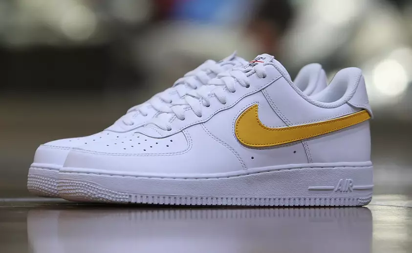 Nike Air Force 1 жұлдызды ақ түсті шығарылым күні