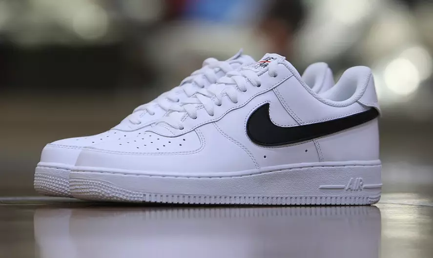 Nike Air Force 1 жұлдызды ақ түсті шығарылым күні