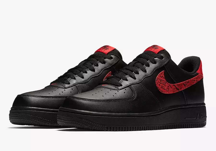 Nike Air Force 1 Low Releasing med røde Paisley Swoosh-logoer