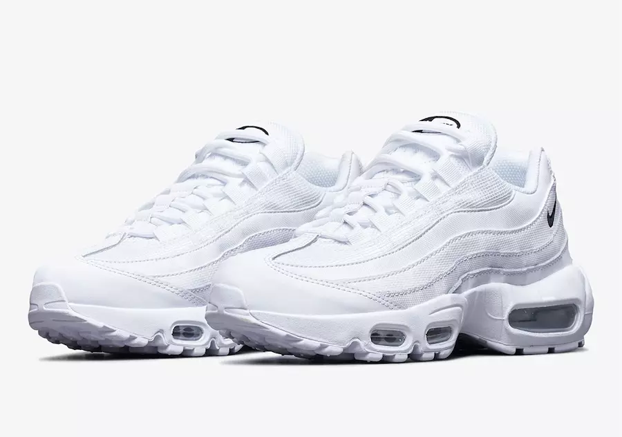 Nike Air Max 95 -pinnat puhtaan valkoisena ja mustana