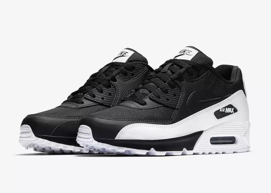 Nike Air Max 90 Essential Hitam Putih 537384-082