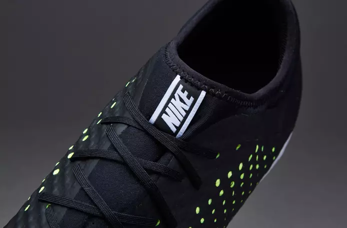 Mtaa wa Nike MercurialX Finale