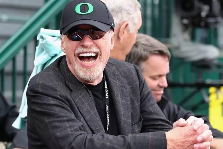 De Phil Knight Nike President trëtt erof