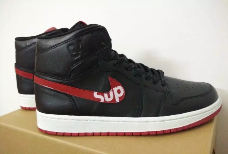 Supreme x Air Jordan 1 Noir Rouge Blanc