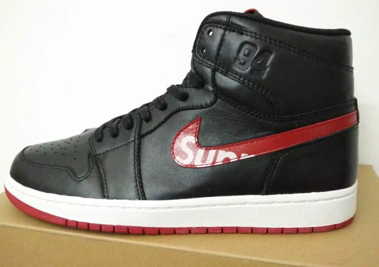 Supreme x Air Jordan 1 Hitam Merah Putih