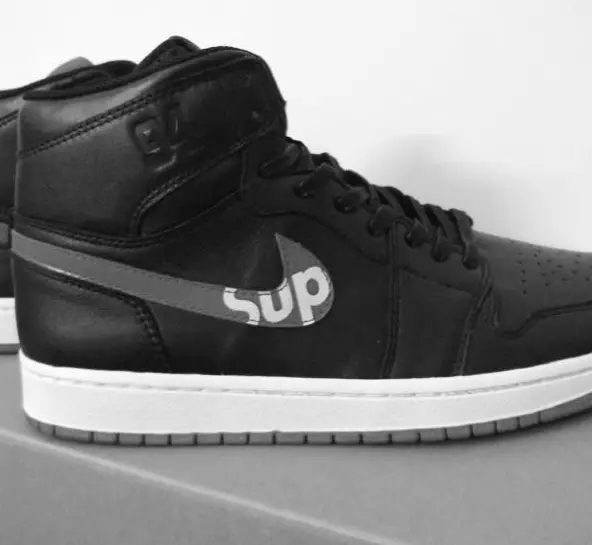 Suprême Air Jordan 1