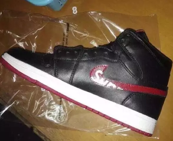 Suprême Air Jordan 1