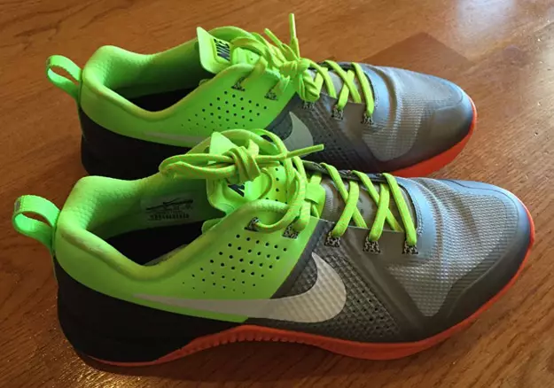 Nike MetCon 1 Prata Laranja Verde Lima