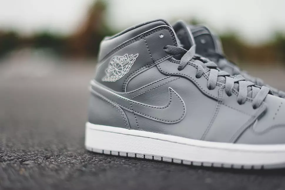 Air Jordan 1 Mid Grey Bardhë