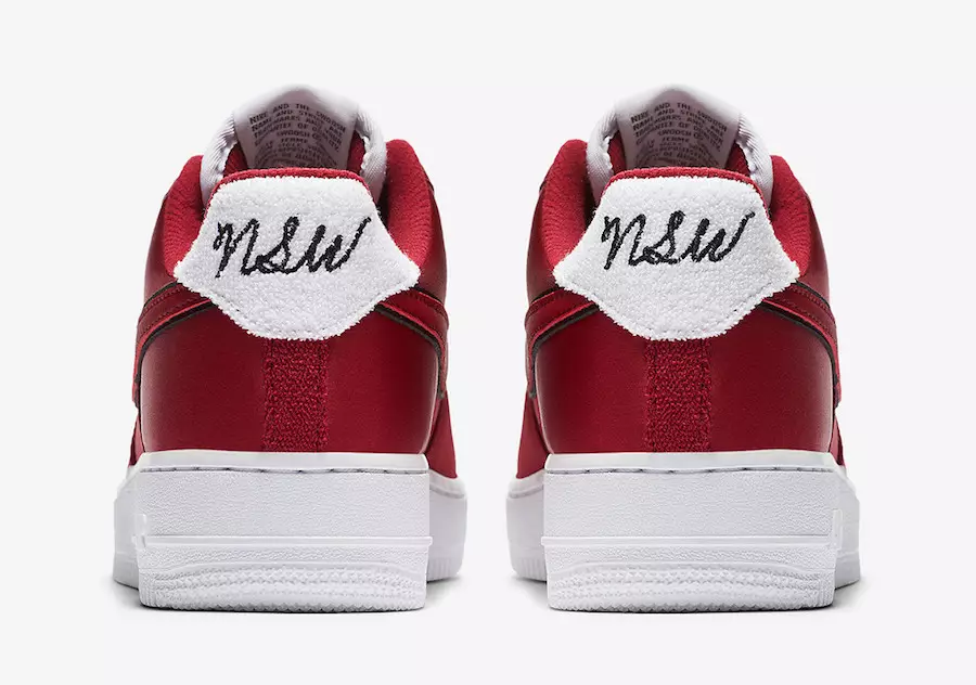 Nike pridáva logá NSW na Air Force 1 Low