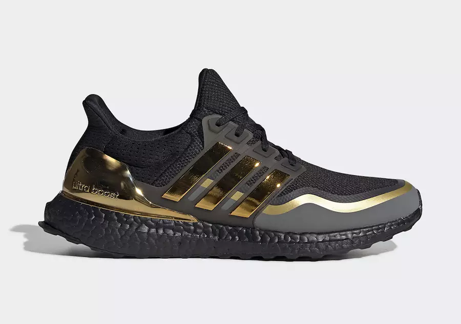 adidas Ultra Boost si presenta con un lussuoso oro metallizzato