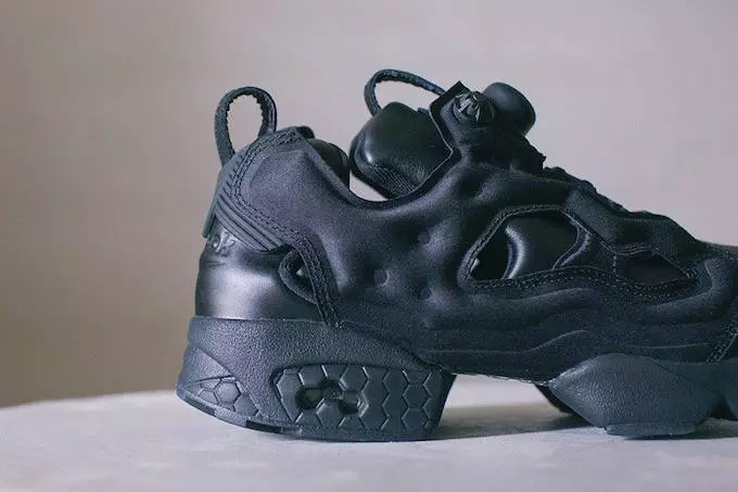 Journal Standard x Reebok Insta Pump Fury טריפל שחור