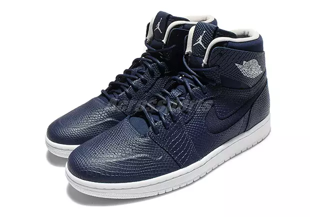 Air Jordan 1 High Nouveau Mëtternuecht Navy