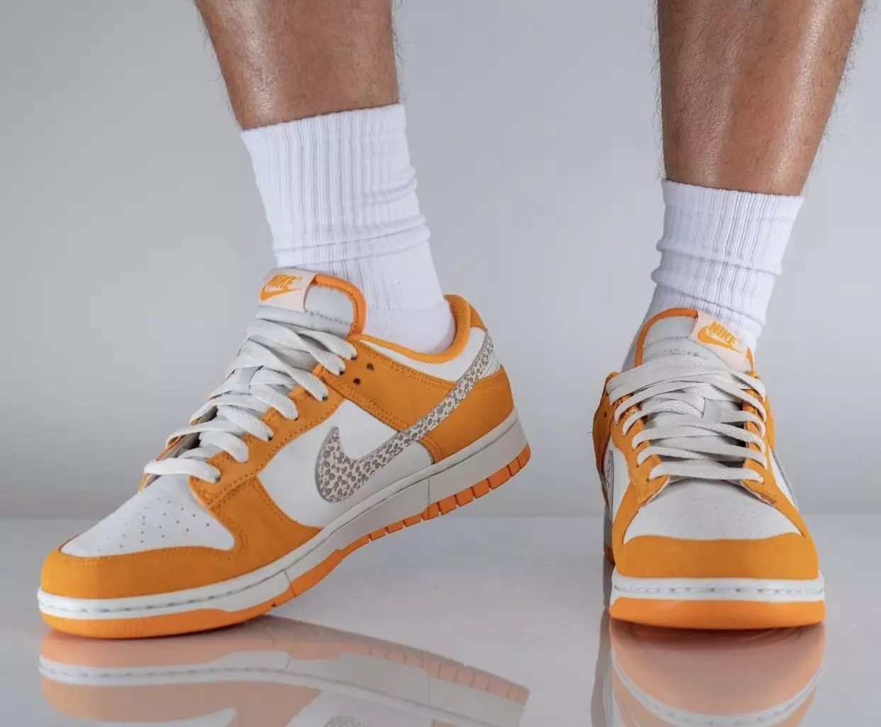 Nike Dunk Low Safari Swoosh DR0156-800 išleidimo data ant kojų