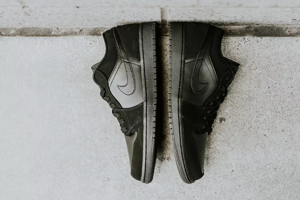 Blackout Air Jordan 1 matala