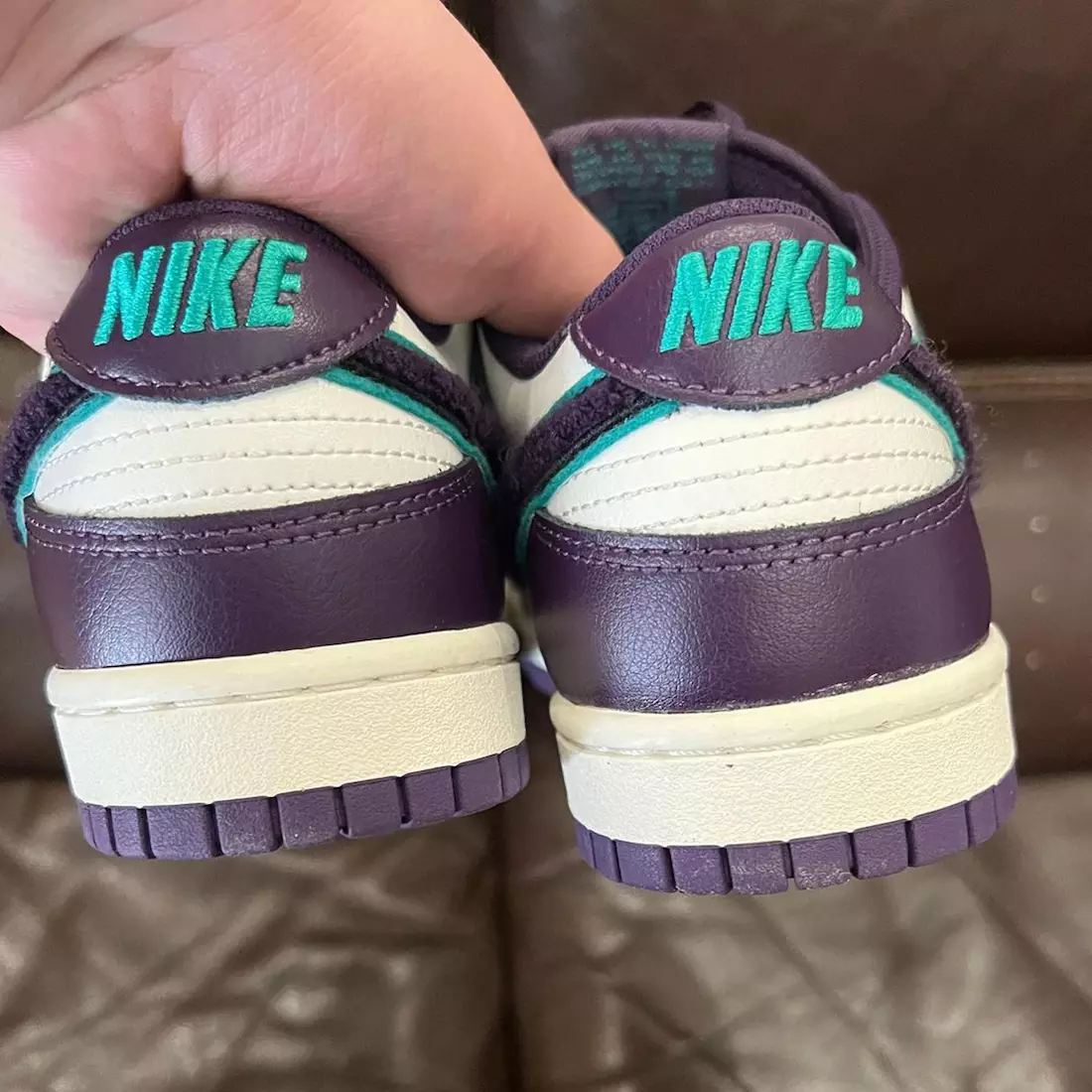 Ngày phát hành Nike Dunk Low Chenille Swoosh Purple