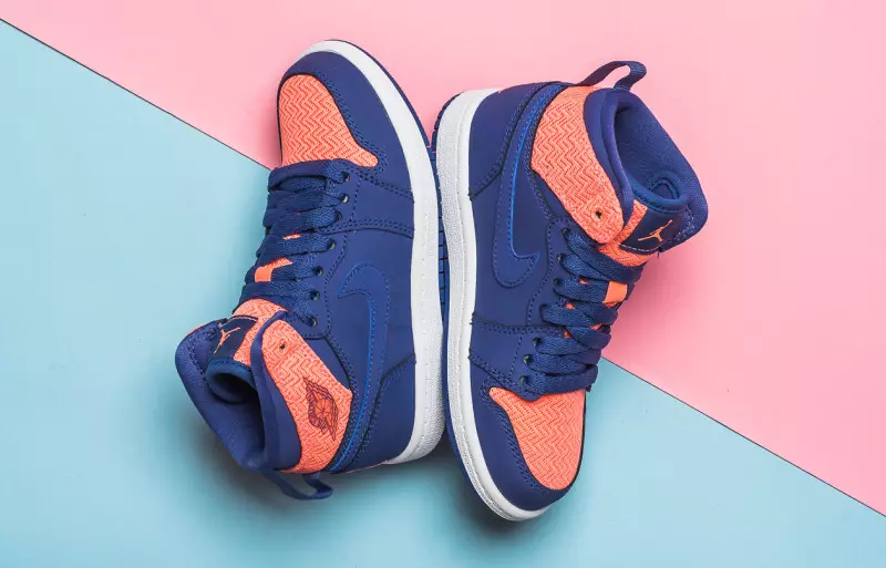 Een exclusieve Air Jordan 1 voor kinderen in Atomic Pink en Dark Purple