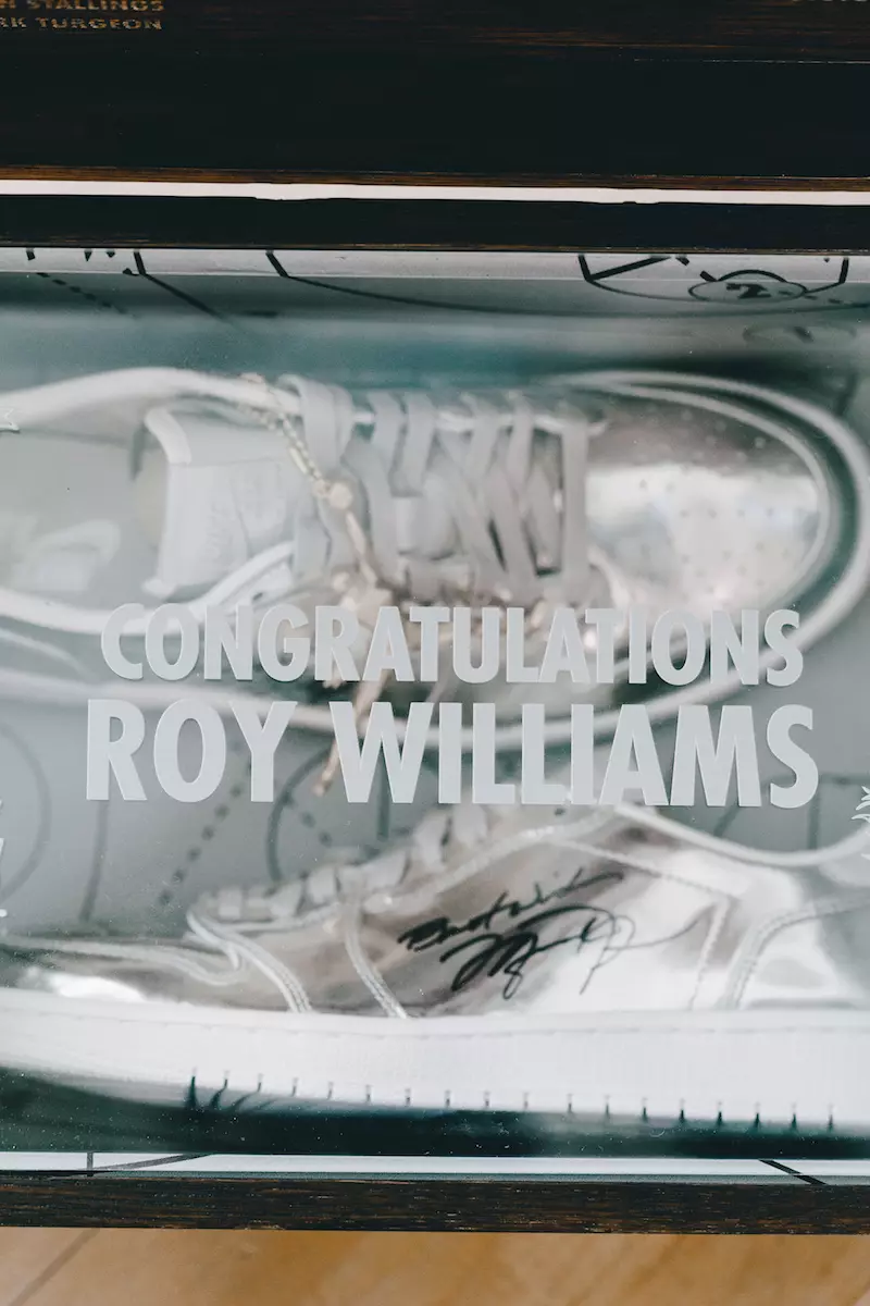 Air Jordan 1 Low Pinnacle Roy Williams 800 Menang