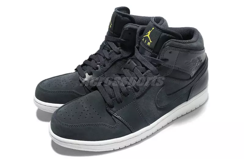 Air Jordan 1 Mid "Armory Navy" Tani në dispozicion