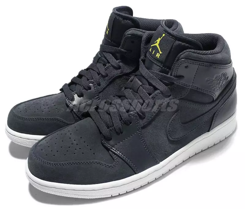 Air Jordan 1 Mid Armory Navy 554724-421