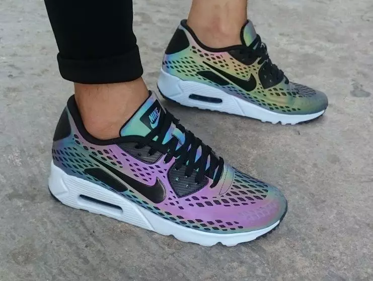 Голографические кроссовки Nike Air Max 90 Ultra Moire