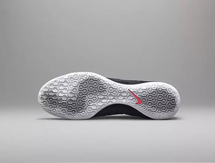 nike-svela-nikefootballx-2