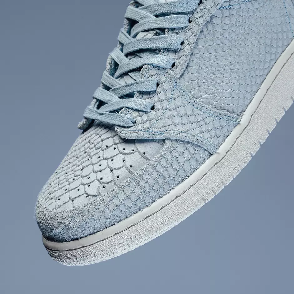 Air Jordan 1 Low Swooshless Ice Blue Releasedatum