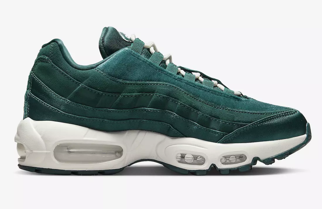 Датум на издавање на Nike Air Max 95 Green Velvet